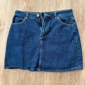 Dark denim skirt Forever 21 size M